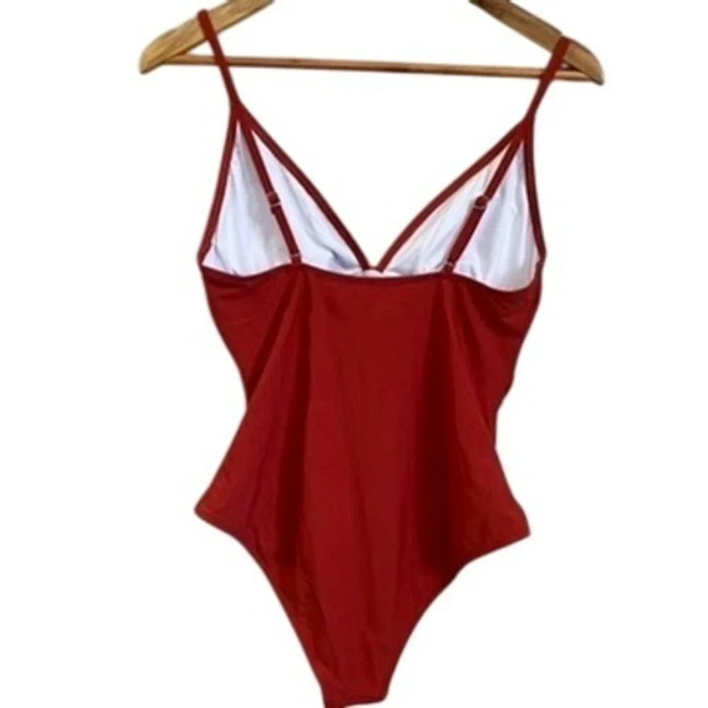 CUPSHE Women's‎ V-Neck One Piece Swimsuit Ruched Tummy Control Red Size L